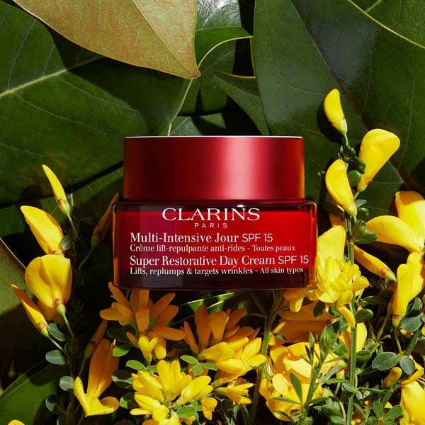 Clarins Super Restorative day cream- SPF15 | Clarins | Дневен крем за лице с SPF15