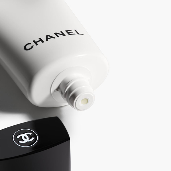 LA MOUSSE | CHANEL | ПОЧИСТВАЩА КРЕМ-ПЯНА ЗА ОТСТРАНЯВАНЕ НА ЗАМЪРСЯВАНЕ, ПРИЧИНЕНО ОТ ОКОЛНАТА СРЕДА