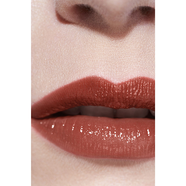 ROUGE COCO FLASH | CHANEL | Цвят и интензивен блясък с едно движение